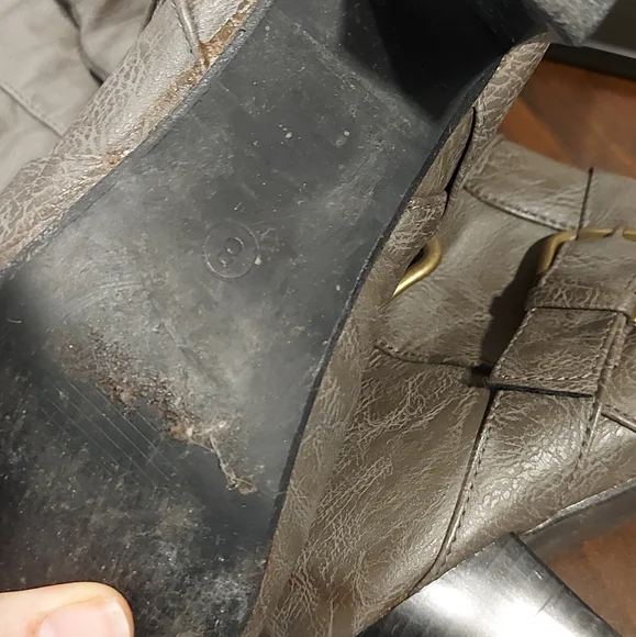 Buckle boot - Picture 3 of 3